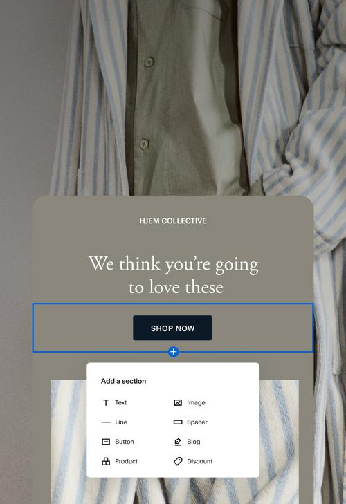 Usuario editando una campaña de email marketing con un mensaje superpuesto en el que se lee: "Agregar una sección".
